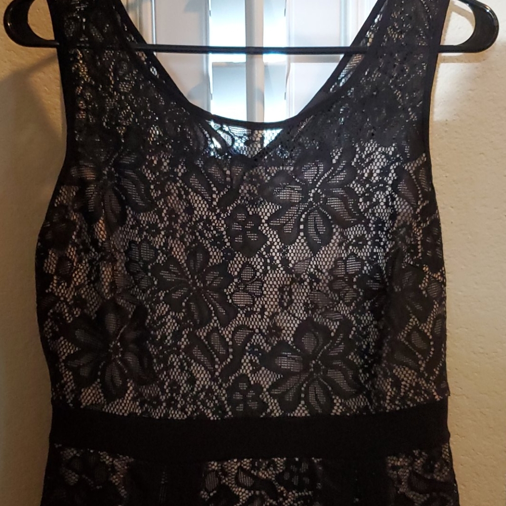 Womens dress - Picture 2 of 4
